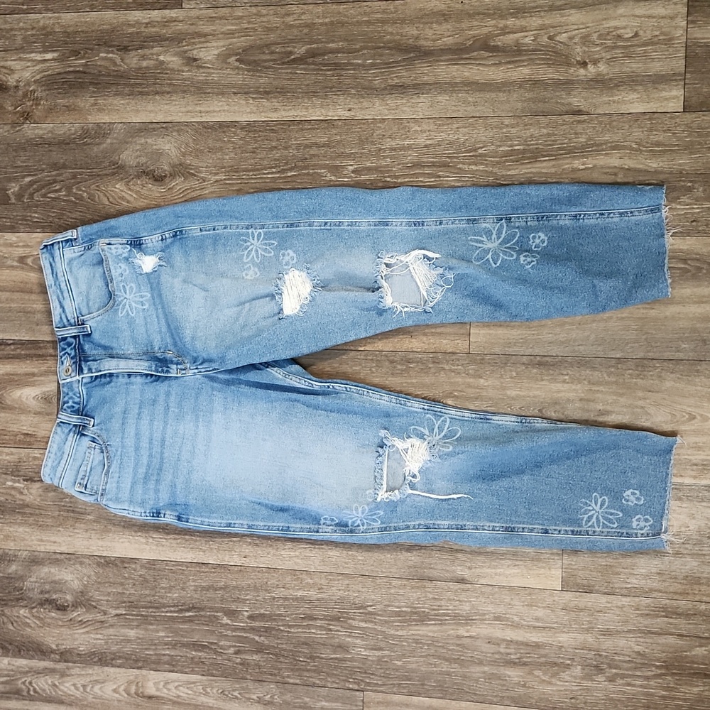 Hollister Ultra High Rise Mom Jeans Floral Print Distressed Size 11R
